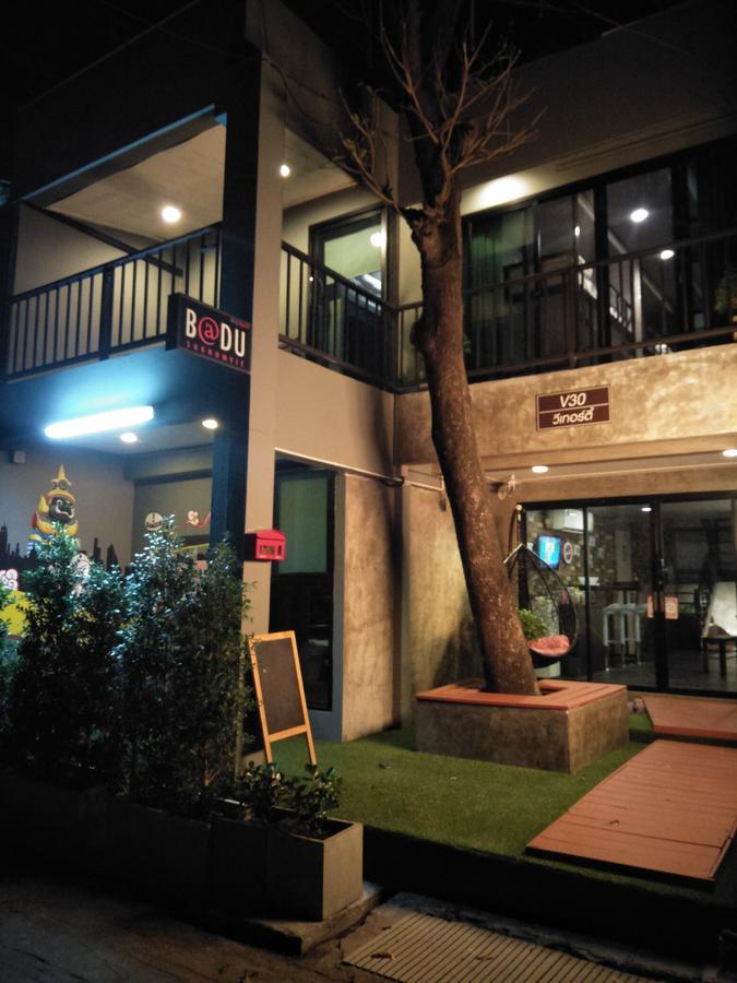 Badu Sukhumvit Dormitory Bangkok Esterno foto