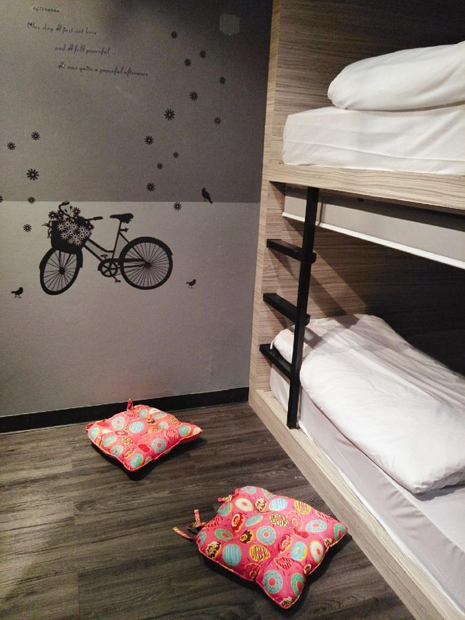 Badu Sukhumvit Dormitory Bangkok Esterno foto