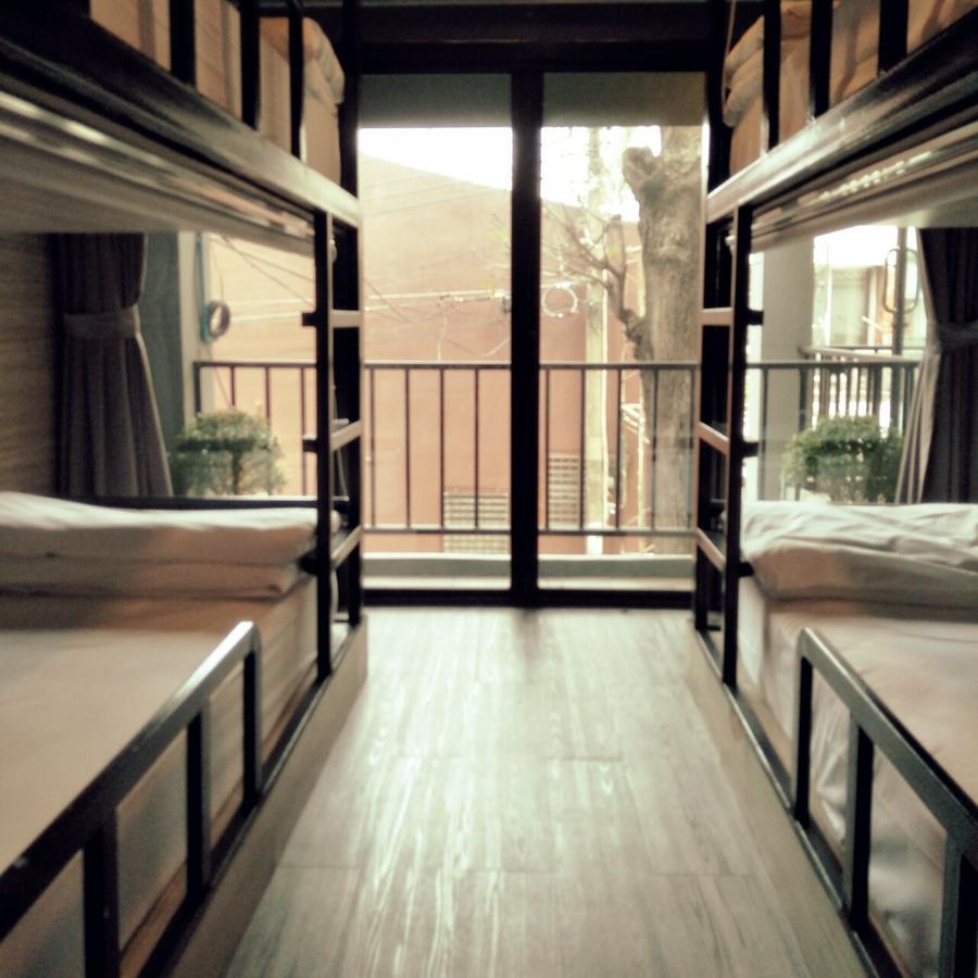 Badu Sukhumvit Dormitory Bangkok Esterno foto
