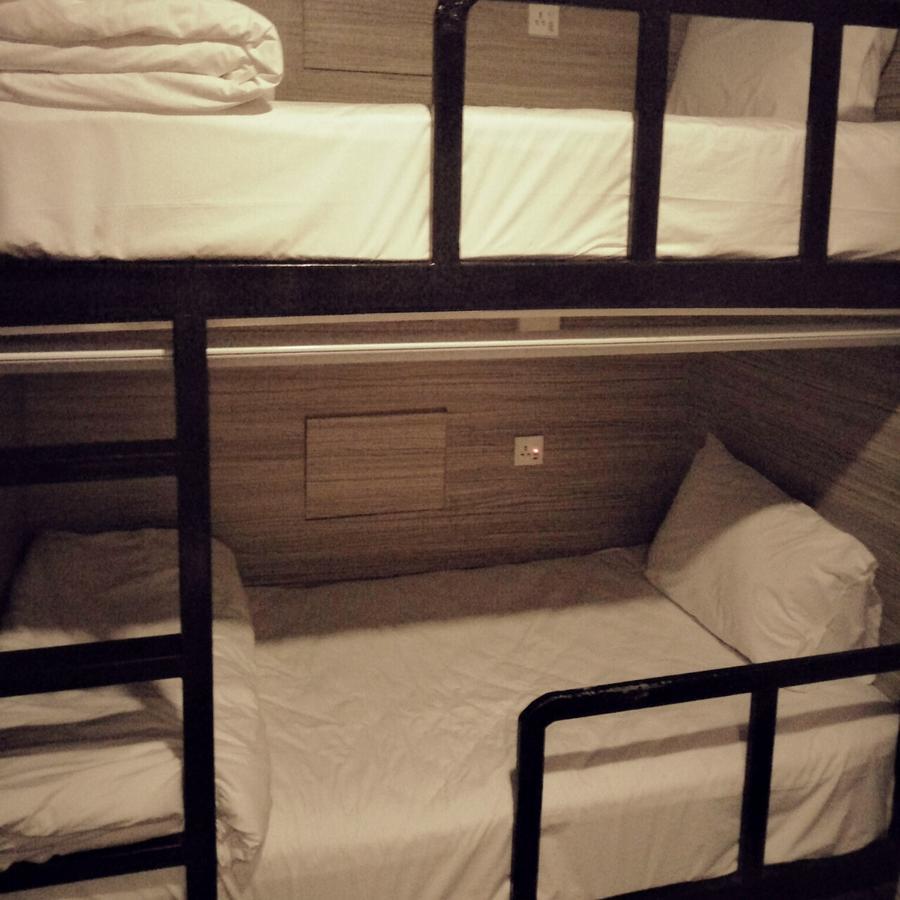 Badu Sukhumvit Dormitory Bangkok Esterno foto