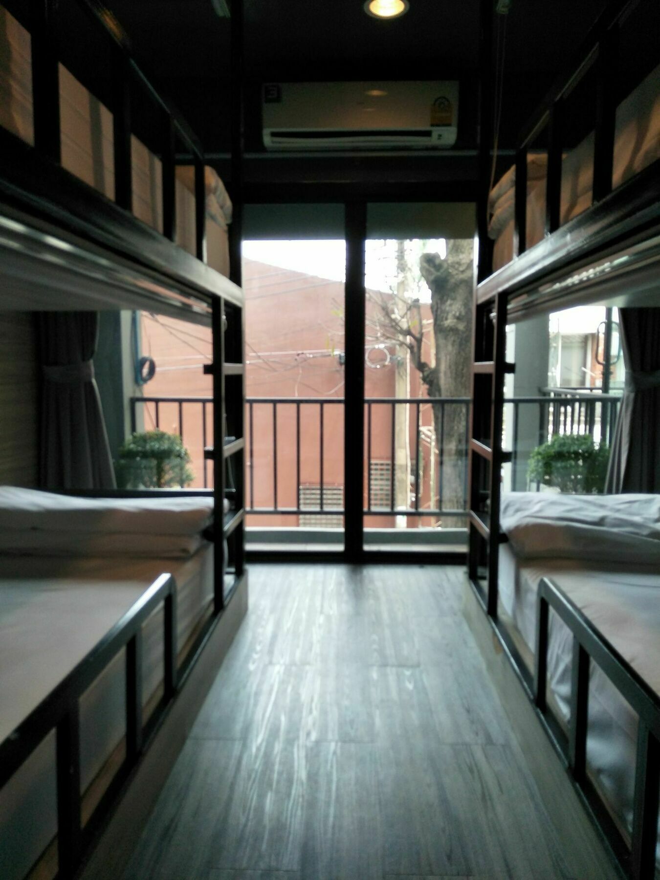 Badu Sukhumvit Dormitory Bangkok Esterno foto
