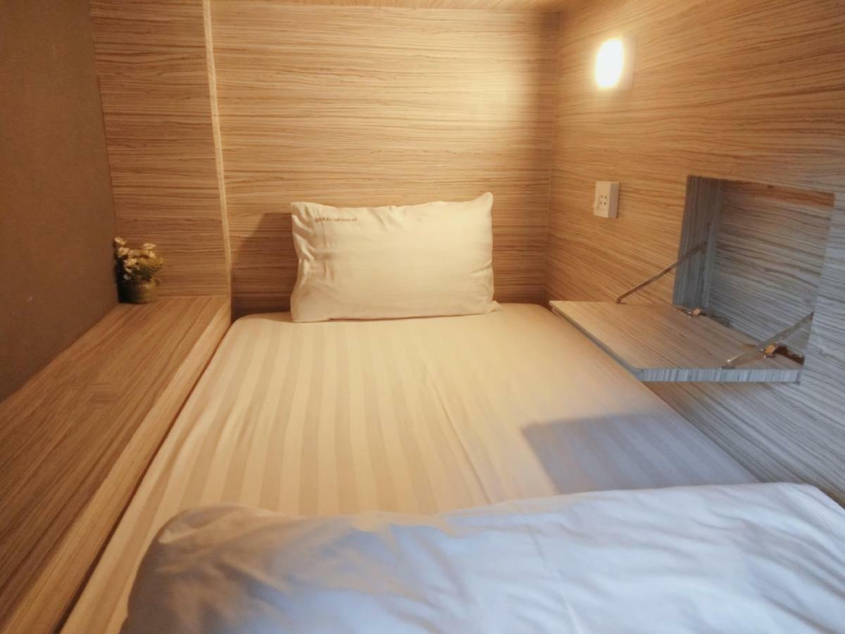 Badu Sukhumvit Dormitory Bangkok Esterno foto