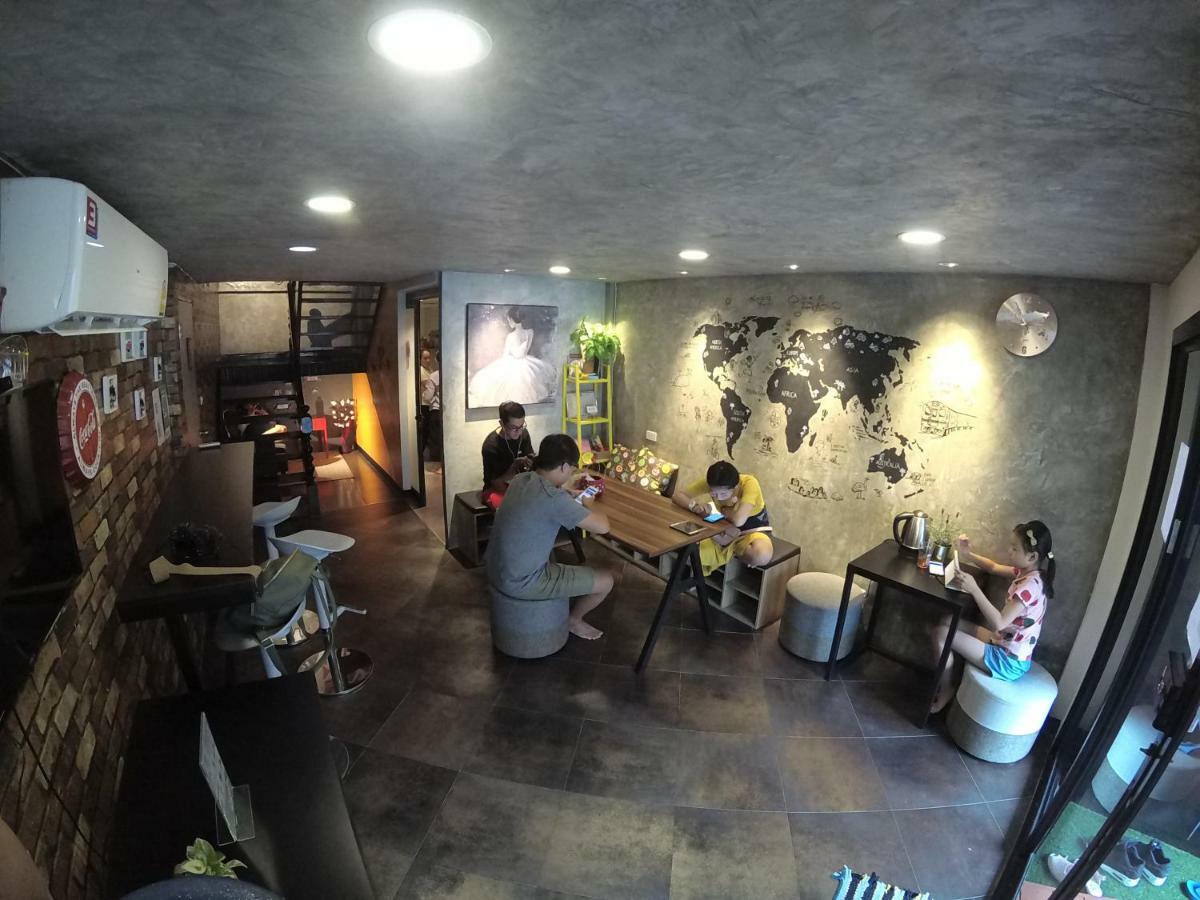 Badu Sukhumvit Dormitory Bangkok Esterno foto