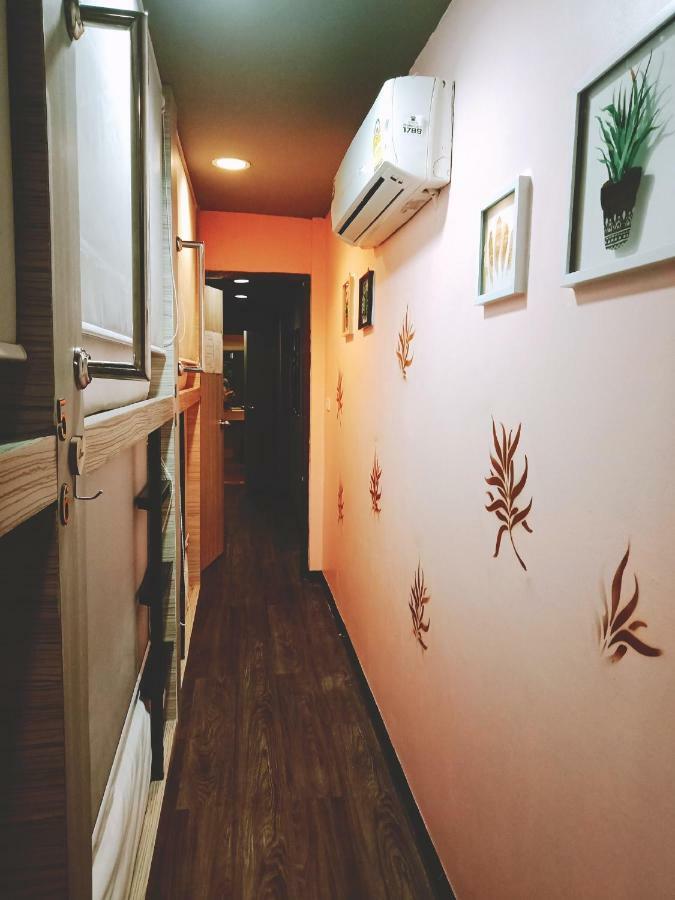 Badu Sukhumvit Dormitory Bangkok Esterno foto
