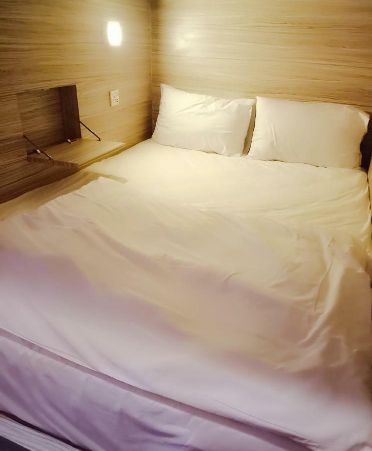 Badu Sukhumvit Dormitory Bangkok Esterno foto