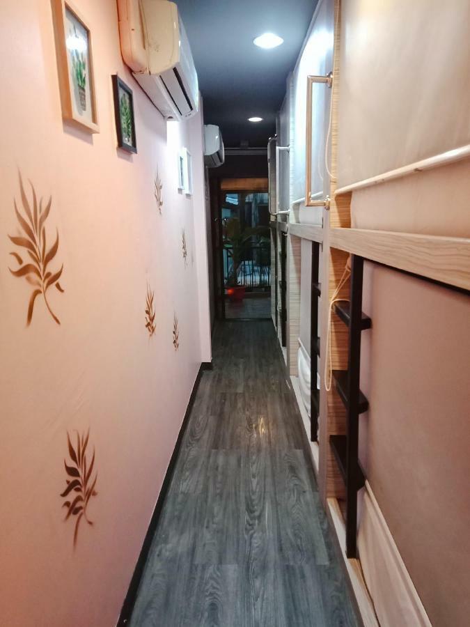 Badu Sukhumvit Dormitory Bangkok Esterno foto