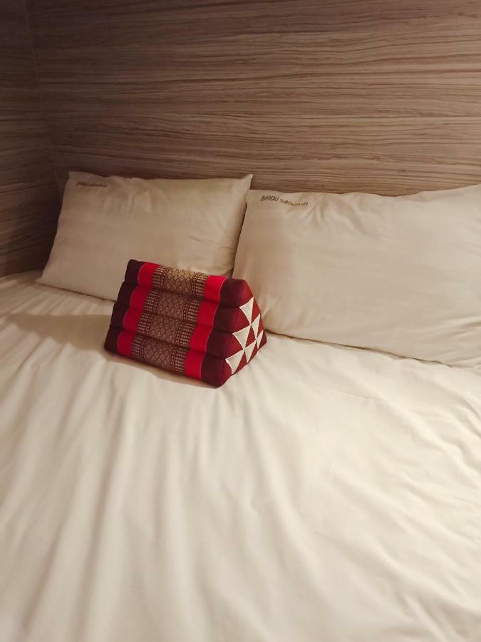 Badu Sukhumvit Dormitory Bangkok Esterno foto